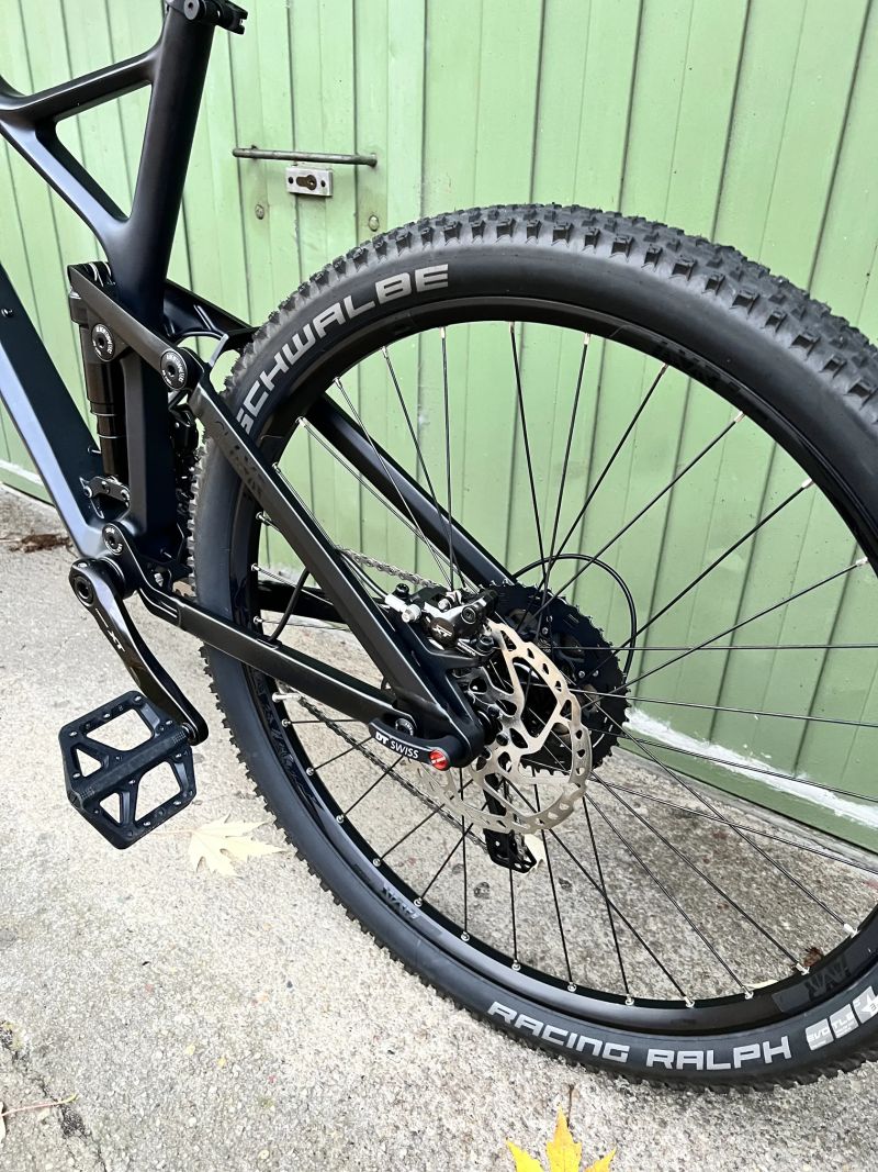 Celoodpružene karbonové kolo Ghost SL AMR, ram L TOP STAV