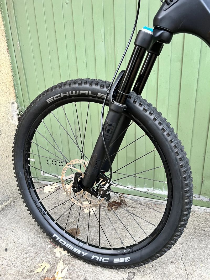 Celoodpružene karbonové kolo Ghost SL AMR, ram L TOP STAV