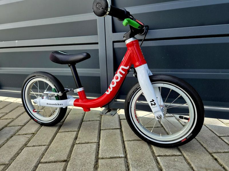 (83) Dětské lehké odrážedlo Woom 1 + Helma Woom