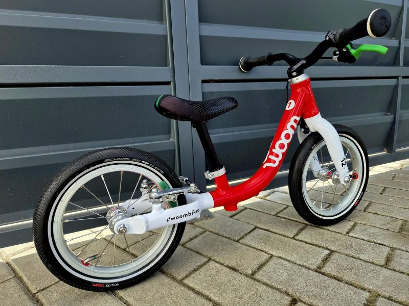 (83) Dětské lehké odrážedlo Woom 1 + Helma Woom