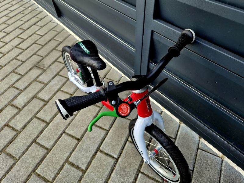 (83) Dětské lehké odrážedlo Woom 1 + Helma Woom