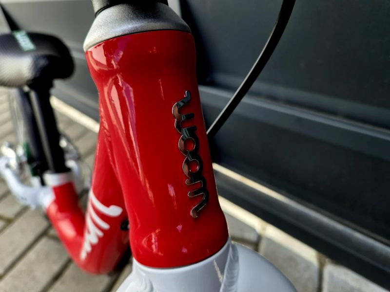 (83) Dětské lehké odrážedlo Woom 1 + Helma Woom