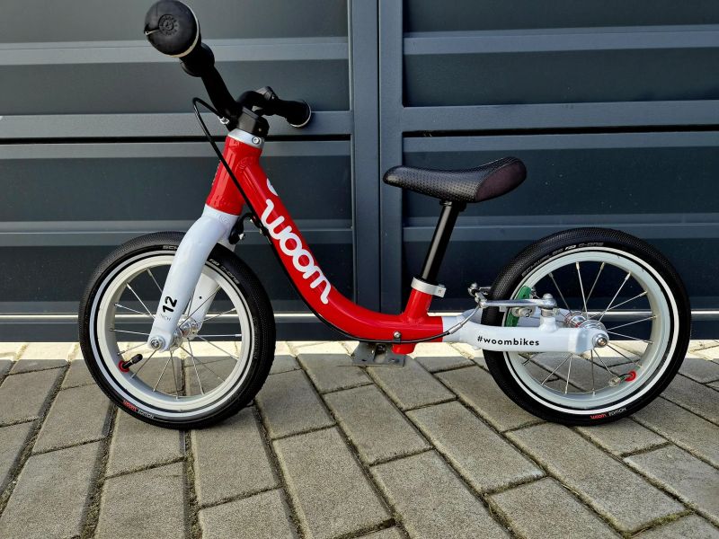 (83) Dětské lehké odrážedlo Woom 1 + Helma Woom