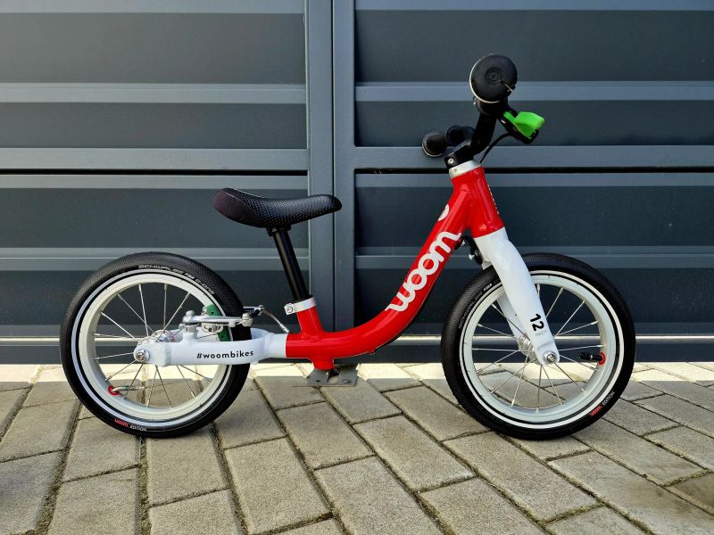 (83) Dětské lehké odrážedlo Woom 1 + Helma Woom