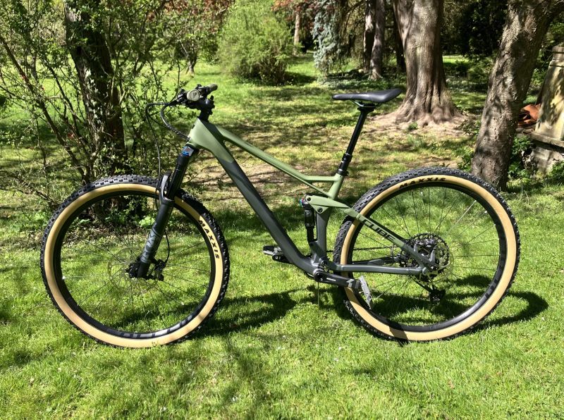 Cube Stereo 120 HPC carbon vel. M