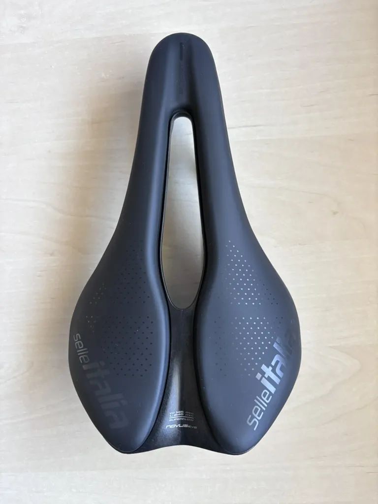 NOVÉ sedlo Selle Italia NOVUS Boost Superflow L3 (145x245 mm)