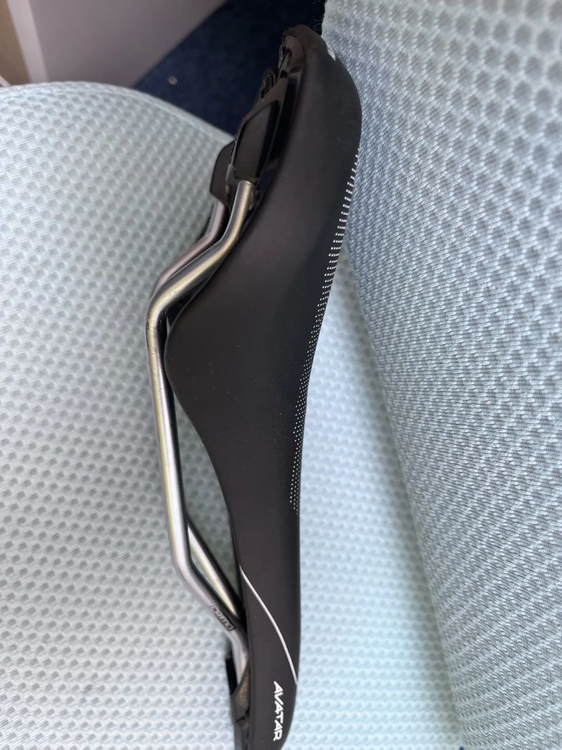 Prodám sedlo Specialized AvatarComp Gel 143 Black