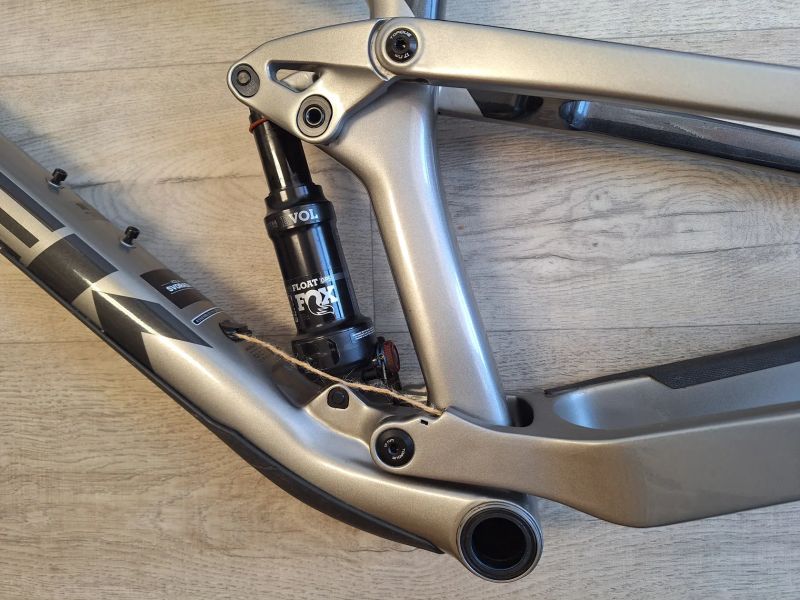 TREK Top Fuel 9.7 gen 2, vel. L