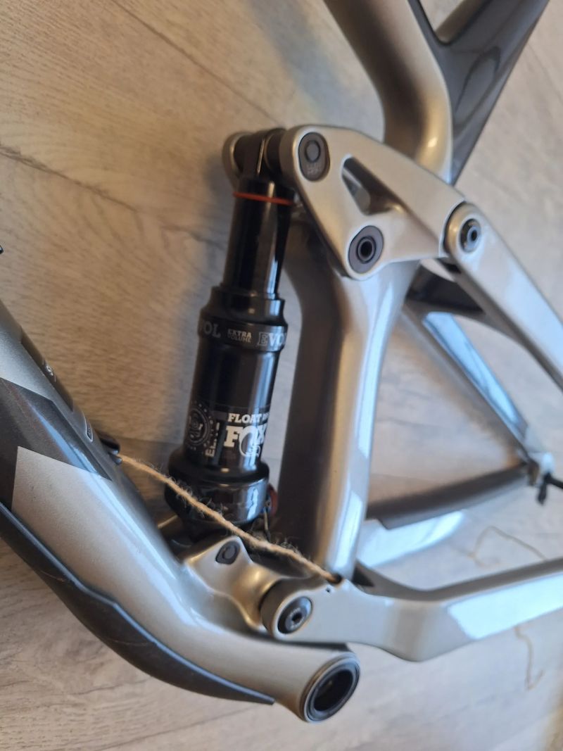 TREK Top Fuel 9.7 gen 2, vel. L