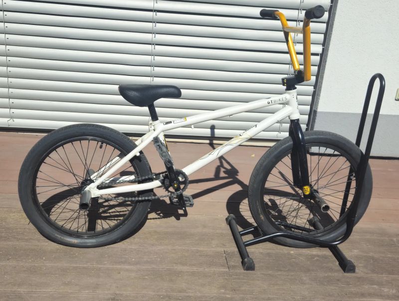 GT BMX kolo GT TEAM WHT