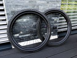 Karbonová kola Bontrager Line Pro 30