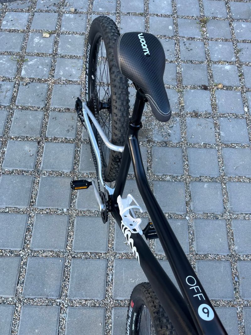 Horské kolo Woom off 6 / karbon vidlice