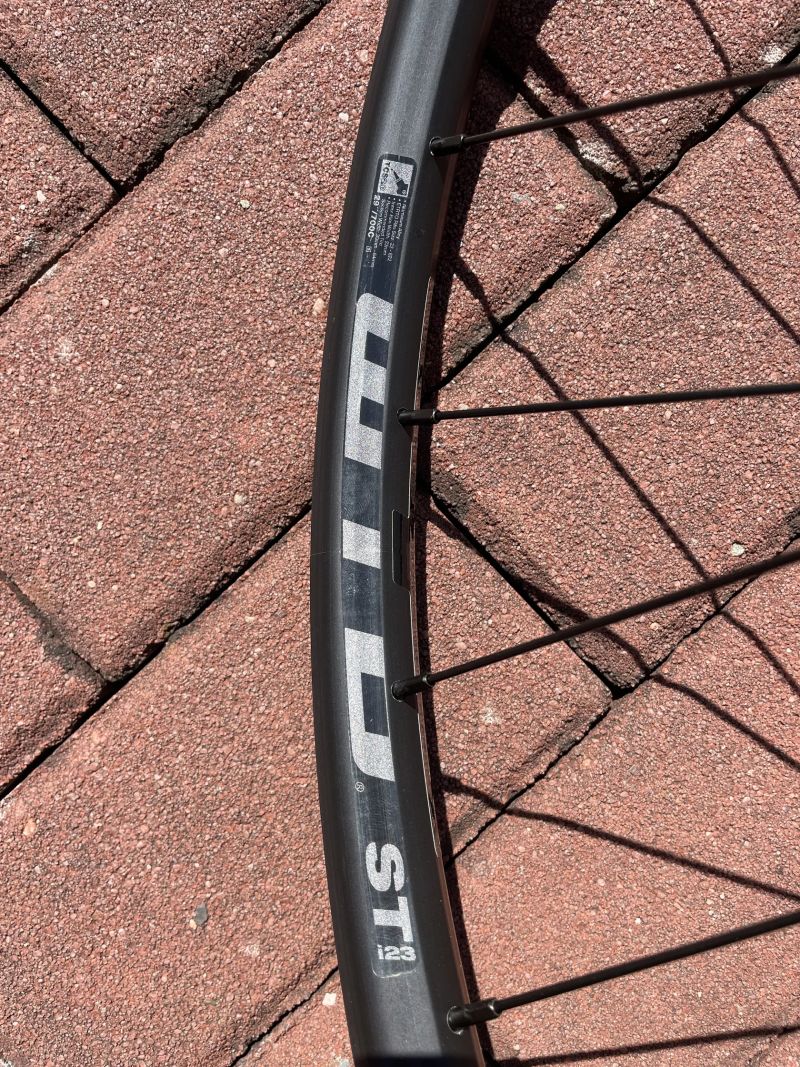 Zapletená kola WTB ST i23 700C - nová