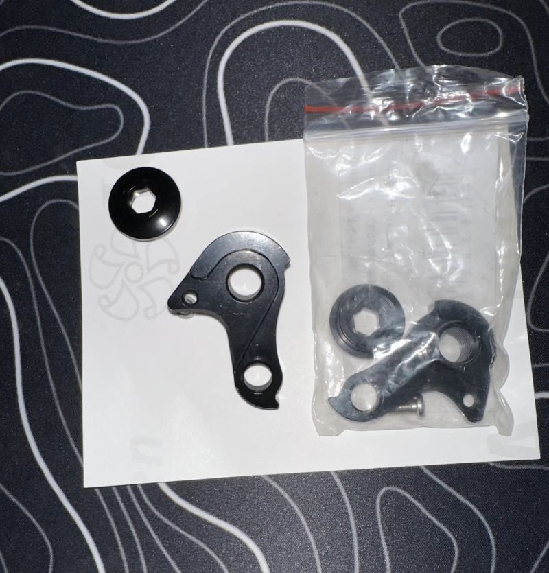 Patky Mondraker M066 M068