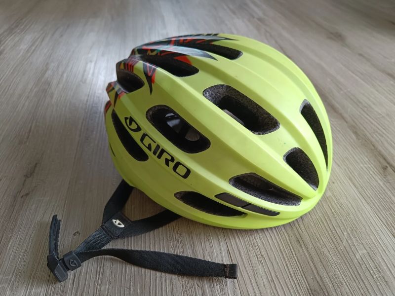 Prodám dětskou helmu GIRO 50-57 cm