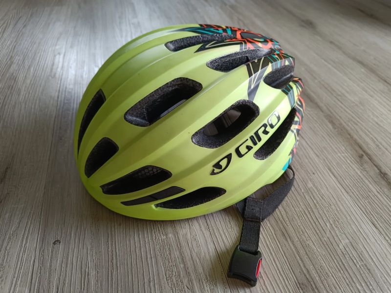 Prodám dětskou helmu GIRO 50-57 cm