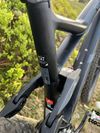 Cube Stereo 140 HPC, carbon, 27.5" hezký bajk na traily velikost L