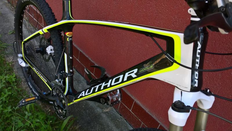 KARBONOVÝ AUTHOR 26 rám L