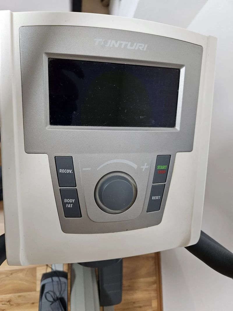 Eliptický trenažér TUNTURI Cross R 3.0 - funkční