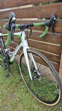 Silniční kolo ŠKODA road team elite + WATTmetr