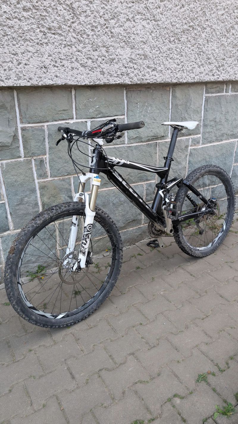 Scott Carbon celo-odpružené