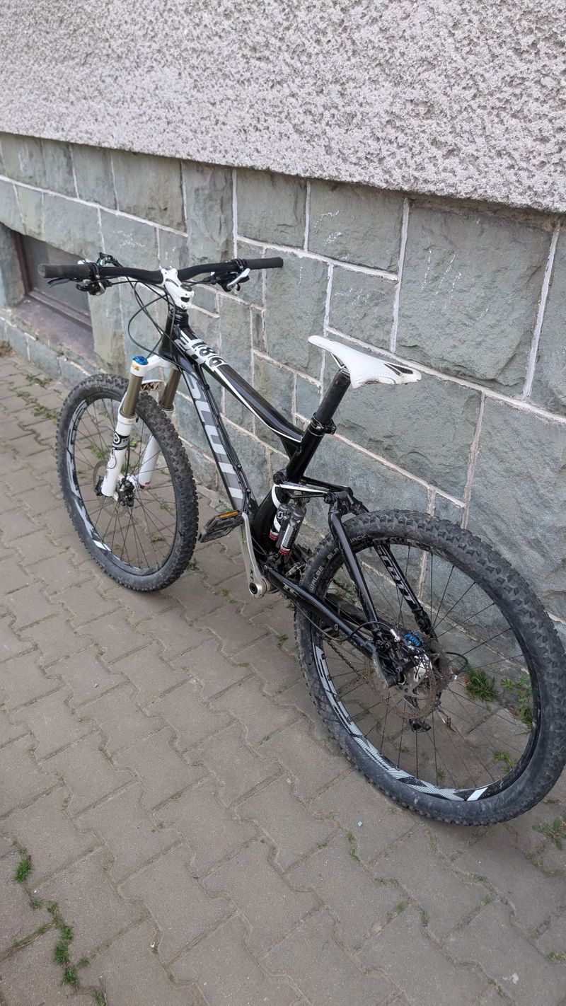 Scott Carbon celo-odpružené