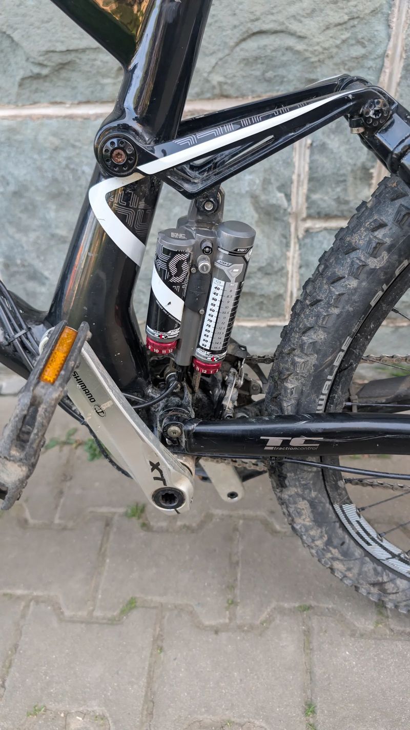 Scott Carbon celo-odpružené