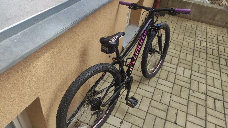 Specialized Pitch