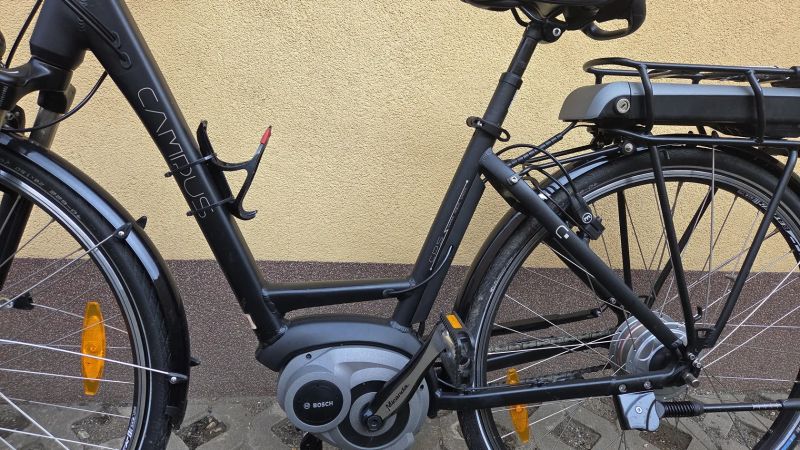 Elektrokolo Campus 28" Bosch Active 400Wh 20" Lady černá