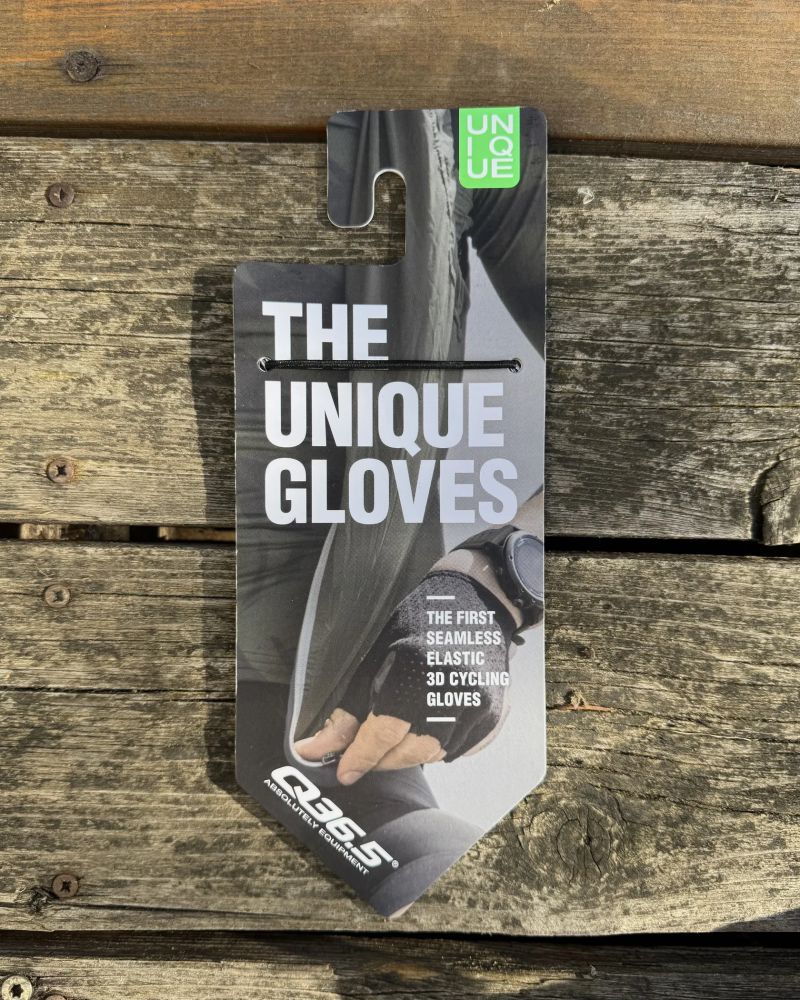 Q36.5 Unique Summer Gloves Black