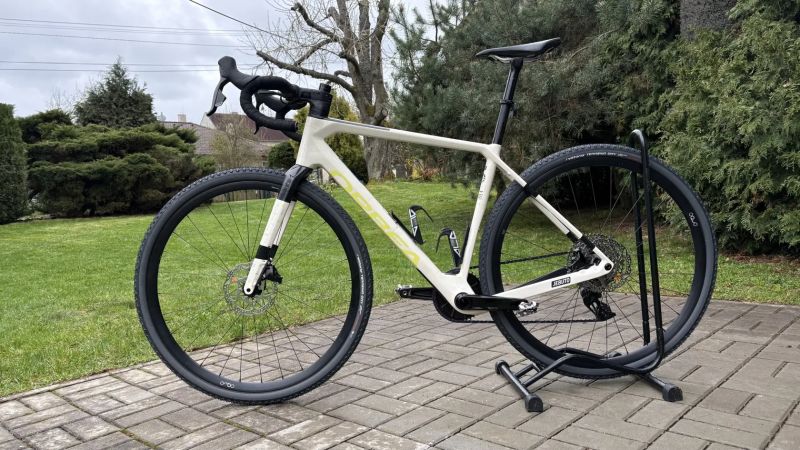 Gravel bike Orbea TERRA M31eTEAM velikost M