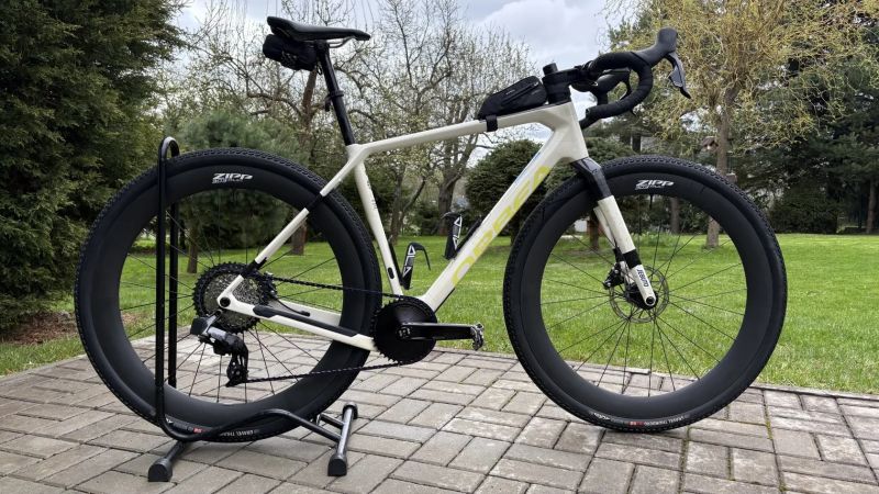 Gravel bike Orbea TERRA M31eTEAM velikost M