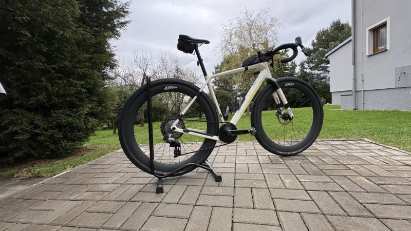 Gravel bike Orbea TERRA M31eTEAM velikost M