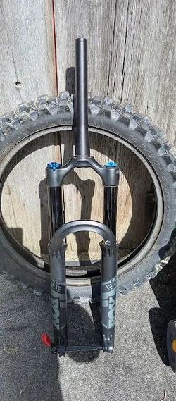 Fox Float 36 zdvih 160mm.27.5"+. váha 1890g