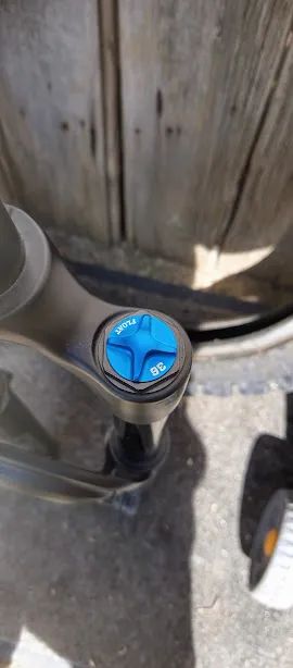 Fox Float 36 zdvih 160mm.27.5"+. váha 1890g