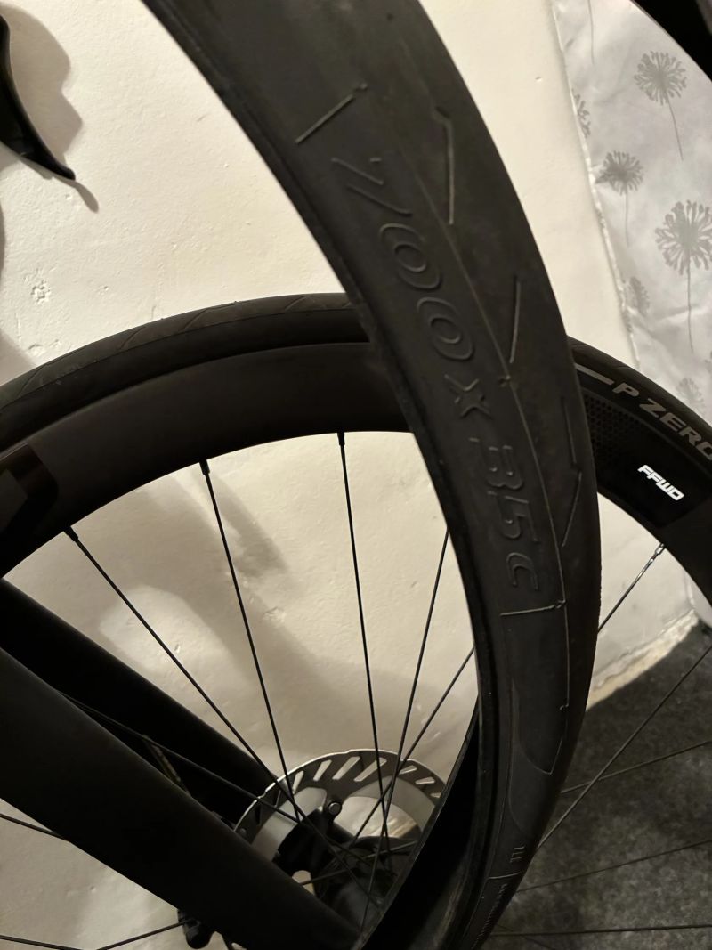 Pirelli P ZERO™ Race 700x35C SPEEDCore SmartEVO plášť, TLR