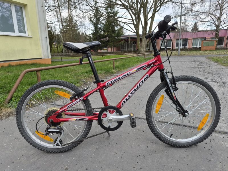 Dětské/juniorské kolo Author Cosmic – cervené