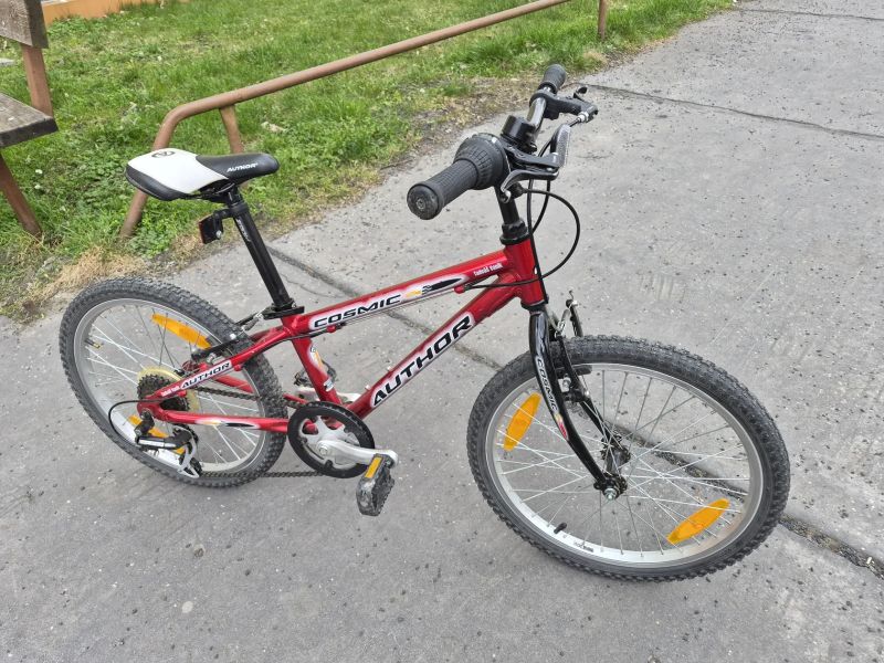 Dětské/juniorské kolo Author Cosmic – cervené
