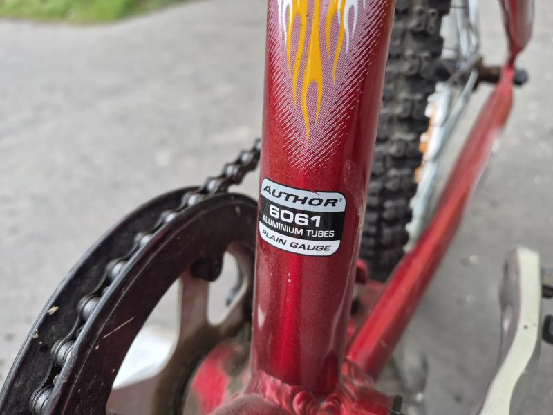 Dětské/juniorské kolo Author Cosmic – cervené