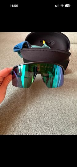 Oakley sutro lite