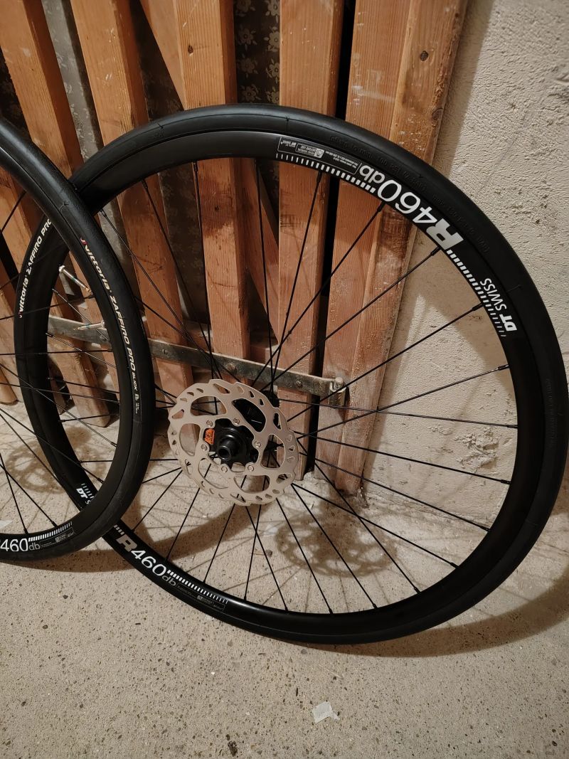 Prodám silniční kola DT Swiss R460DB ,12s, microspline