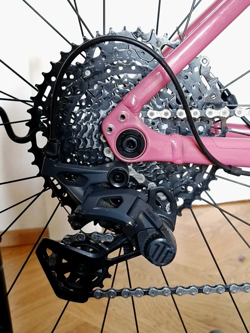 Van Rysel GRVL AF 2 Sword 1x10 – vel. S, perfektní technický stav, drobná kosmetika