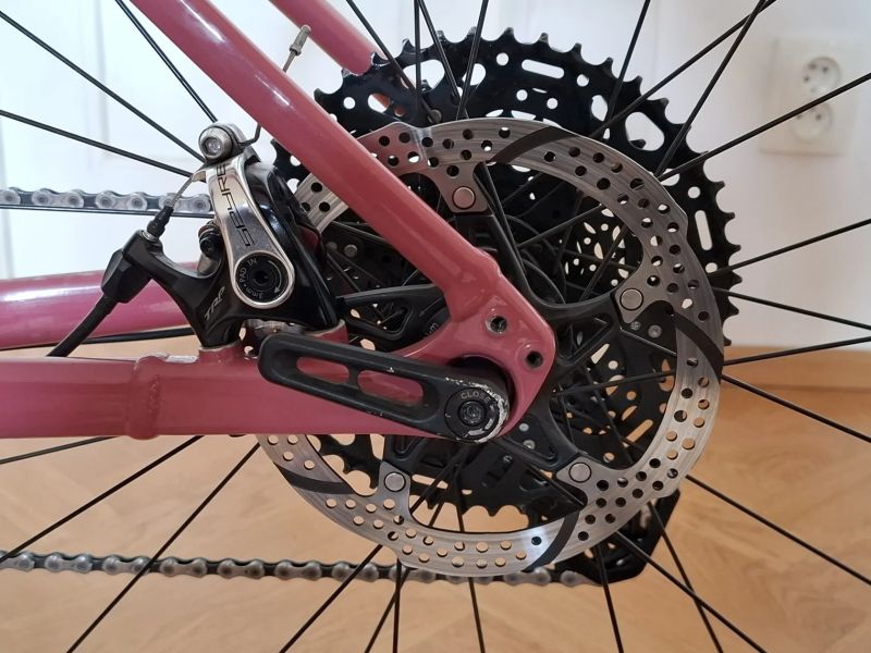 Van Rysel GRVL AF 2 Sword 1x10 – vel. S, perfektní technický stav, drobná kosmetika