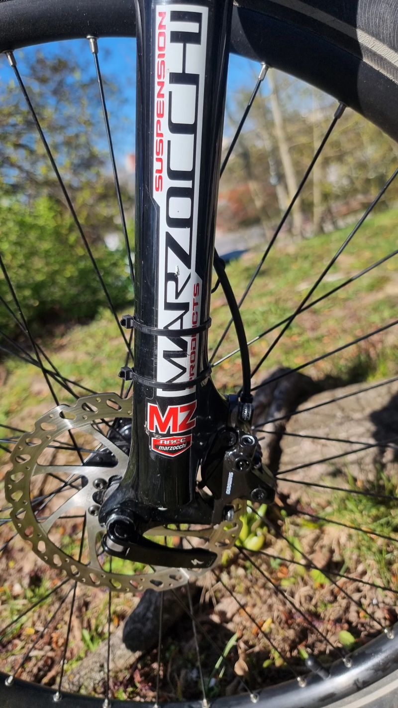 Specialized Hardrock Pro 26" – vel. M (165–175 cm) – unisex rám, TOP stav, po servisu