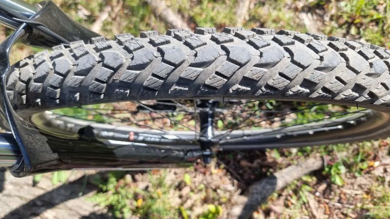 Specialized Hardrock Pro 26" – vel. M (165–175 cm) – unisex rám, TOP stav, po servisu
