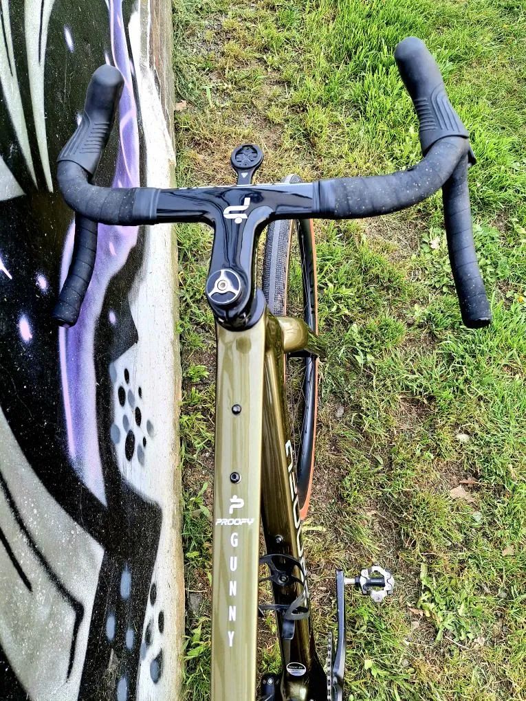 Proofy Gunny - karbonový gravel