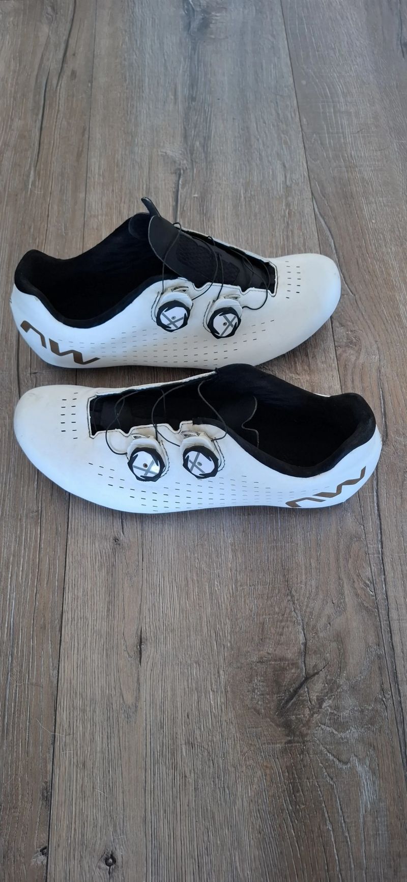 Northwave Revolution 3 / vel. 44,5 - karbon podrážka