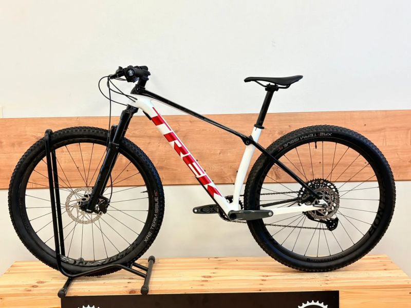 Trek Procaliber 9.7 karbonová kola bontrager