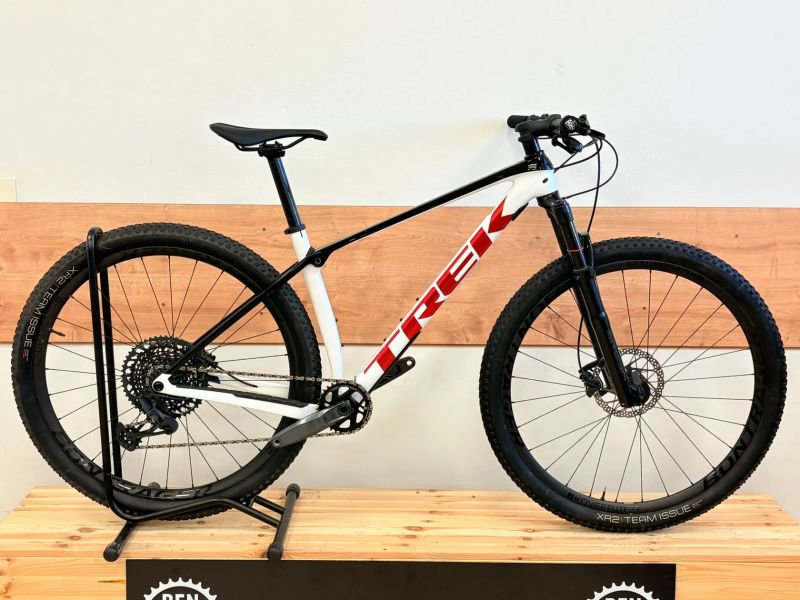 Trek Procaliber 9.7 karbonová kola bontrager