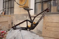 DH Rám Specialized Demo Race S2 – top stav, připravený na nový projekt!